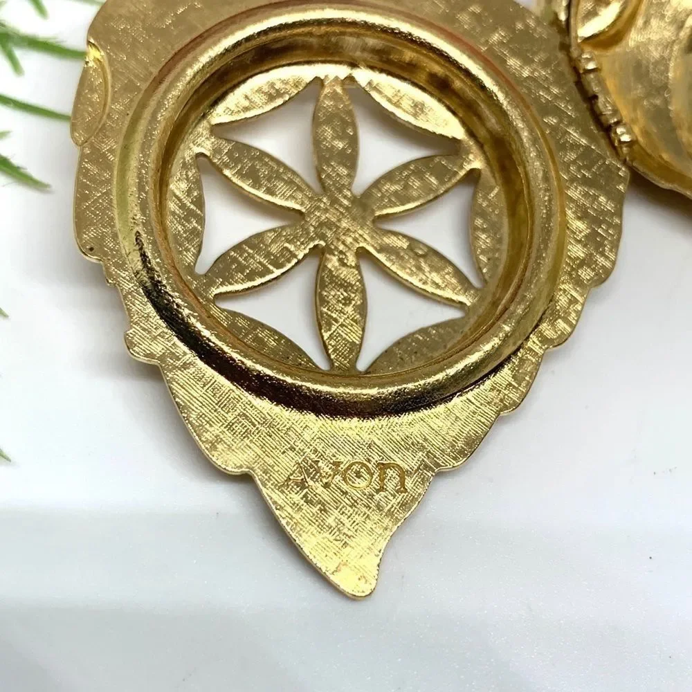 VINTAGE⚜️AVON Locket Keepsake Leaf Brooch
